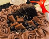 A picture of step 6 of Cakesicle Cake.