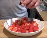 A picture of step 1 of Sabayon or Zabaglione.