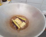 Foto langkah ke 4 dari resep Terong Balado Tumis Bawang Bombay - Level Pedas Sedang.