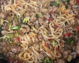 Foto del paso 5 de la receta: Tallarines de arroz agridulces con ternera y verduras