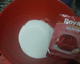 Foto del paso 1 de la receta: - Gelatina de frutilla con leche🥄💕
