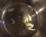 A picture of step 1 of Fishball Noodles (Ipoh Style).