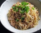 A picture of step 6 of Tuna & Enoki Udon.