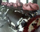 Foto langkah ke 8 dari resep Red Velvet Roll Cake.