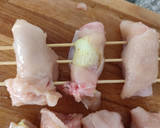 Foto del paso 2 de la receta: Brochetas de pollo y calabacín a la plancha