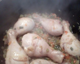 Foto del paso 1 de la receta: Pollo guisado con alcachofas baby