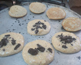 Foto del paso 4 de la receta: Mini panqueques de avena y galletas oreo