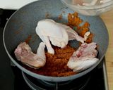 Foto langkah ke 4 dari resep Pepes Ayam Kemangi Devina Hermawan.