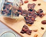 Foto langkah ke 4 dari resep Mixed Nuts Dates Choco Bark (15).