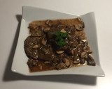 Foto del paso 4 de la receta: Solomillo de Ternera al Pedro Ximénez con champis y Piñones