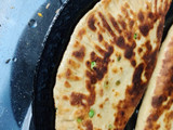 पनीर मटर गुझिया परांठे(Paneer matar gujiya paraathe recipe in Hindi)