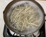 泰式打拋豬拌麵的食譜步驟5照片
