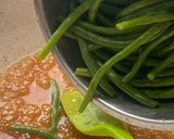Foto langkah ke 5 dari resep Tumis Buncis Bawang Putih ala Chinese Food.