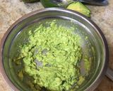 Foto del paso 1 de la receta: Omelette de palta con queso