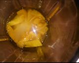 A picture of step 2 of Mango shake.