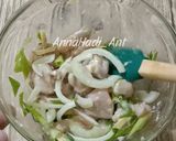 Foto langkah ke 2 dari resep Ayam Enoki Kukus Lada Jahe.