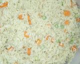 A picture of step 5 of Fried rice with salad.
