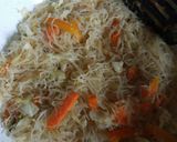 Foto langkah ke 6 dari resep Bihun Goreng putih pedas.