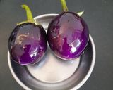 A picture of step 1 of Brinjal bharit (Maharashtrian thali).