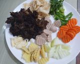 Foto langkah ke 2 dari resep Sup Ceker Ayam Spesial.