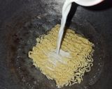 Foto langkah ke 2 dari resep Mie Instan Kuah Santan.