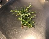 Une image de l'étape 3 de Épaule d'agneau à l'ail et romarin et ses piments verts (recette plancha).