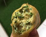 Foto langkah ke 3 dari resep Martabak telor mini.