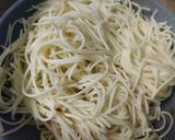 A picture of step 4 of Prawns Khao Suey.