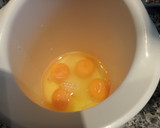 Foto del paso 3 de la receta: Flan de huevos y turrón de almendras al Microondas