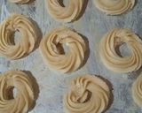 Foto langkah ke 5 dari resep Roti sagu, renyaaahh dan lembut.