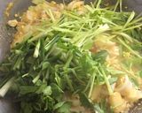 รูปขั้นตอนการทำที่ 3 ของ “ปลาหมึกผัดไข่เค็ม”