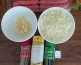 Foto del paso 1 de la receta: Longanizas de pollo en salsa