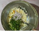 A picture of step 3 of Moongode(Moong dal ke pakode).