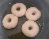 Foto langkah ke 7 dari resep Donat montok white ring mudah.