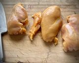 Foto del paso 1 de la receta: Tiras de pollo caramelizada con noodles de batata morada