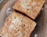 A picture of step 3 of Egg sandwich.