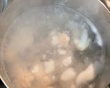 A picture of step 1 of Coca cola braised chicken wings.