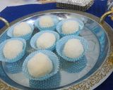 A picture of step 1 of Raffaello. Coconut almond balls with white chocolate.