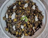 A picture of step 6 of Methi matar masala.