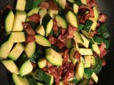 Cukkinis spagetti bacon-nel