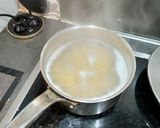 Une image de l'étape 2 de Salade de pâte orzo et crevette au curry.
