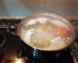 Foto del paso 3 de la receta: Sopa de pescado con huevo picado
