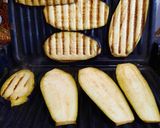 Foto del passaggio 2 della ricetta Parmigiana con melanzane al naturale al forno