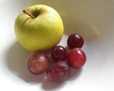A picture of step 1 of Apple and grape puree.