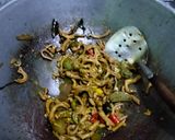 Foto langkah ke 4 dari resep Tumis Usus Ayam.