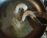 Foto del paso 4 de la receta: Camarones flameados con arroz