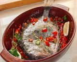 Foto del passaggio 4 della ricetta Pesce San Pietro al Vapore alla Mediterranea