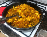 Foto del paso 6 de la receta: Pollo con fideos y gambones