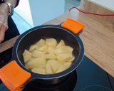 Foto del paso 1 de la receta: Pollo con tomate y puré gratinado