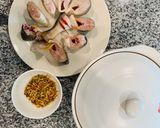Hình bước làm 1 của món Cá kho sả ớt